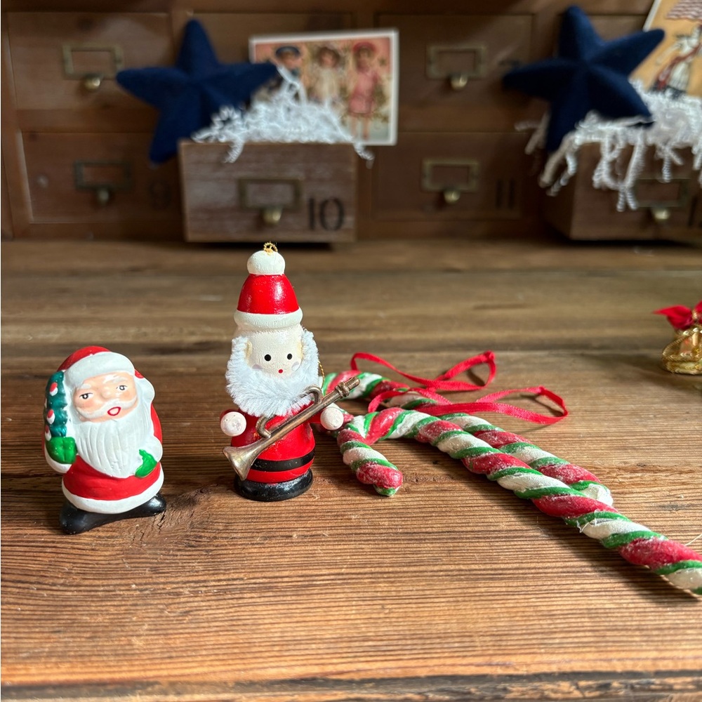 Bundle of 13 vintage holiday Christmas ornaments